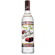 Stolichnaya Wild Cherry 0,7L 37,5%