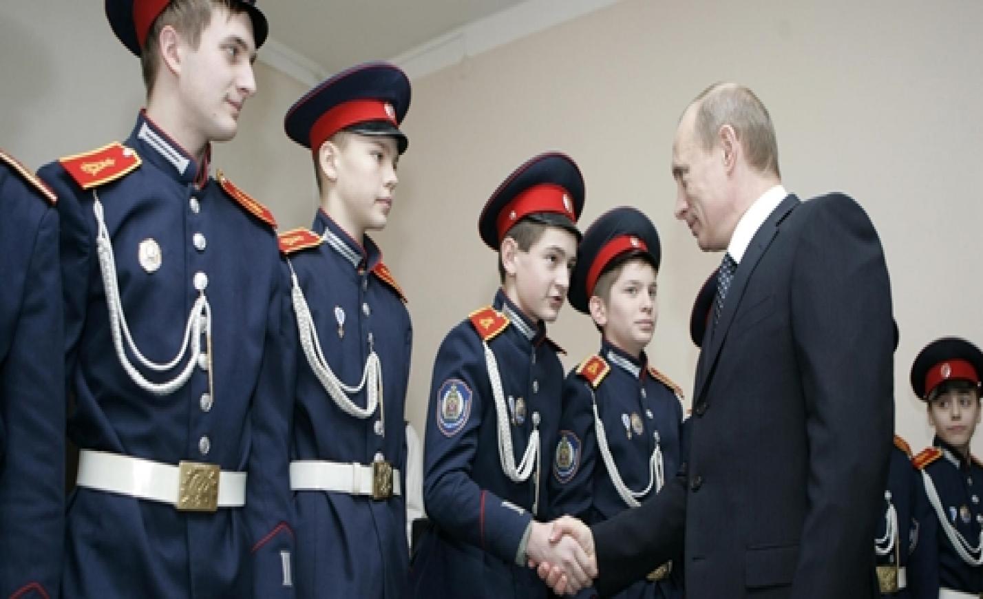 Putyin bérelhető álkozák verőemberei is őrzik majd a focivébét
