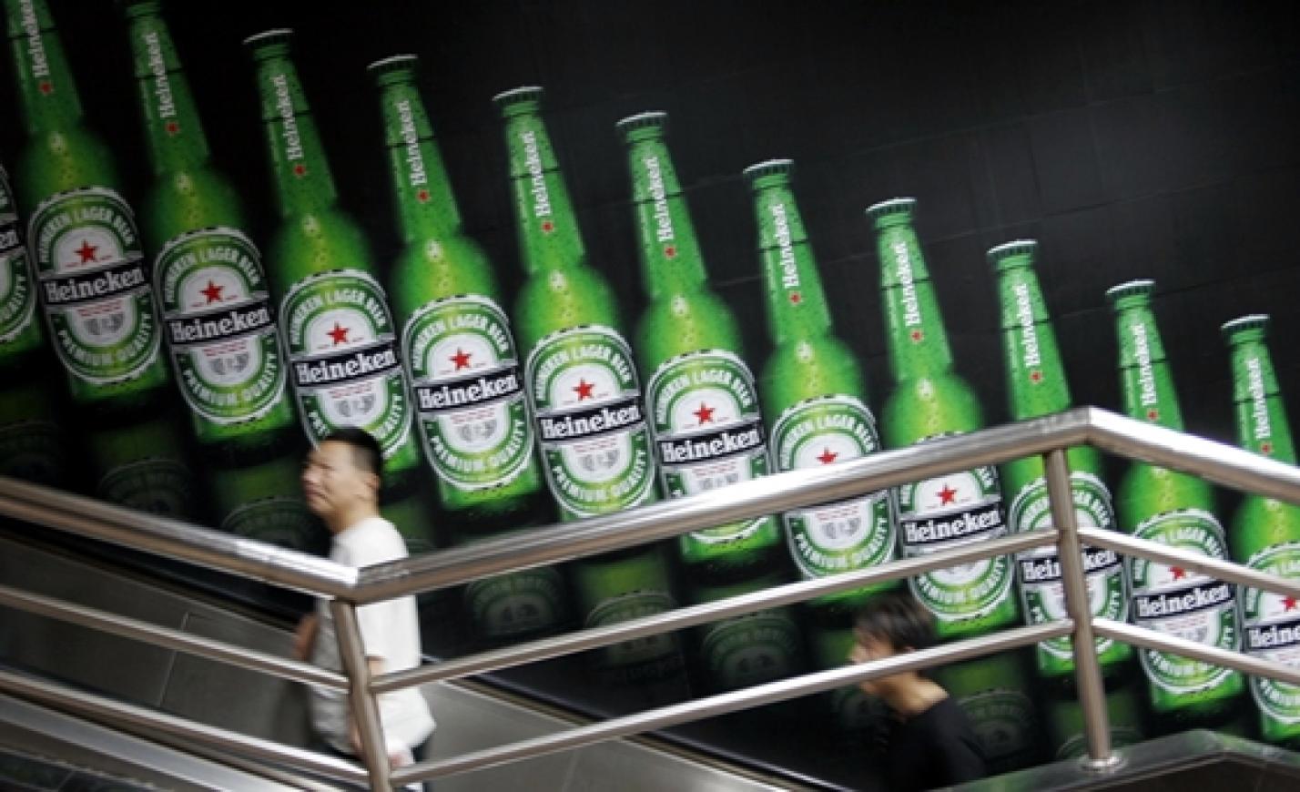 Nem a vörös csillag, hanem az árfolyam és a drága reklámok tettek be a Heinekennek