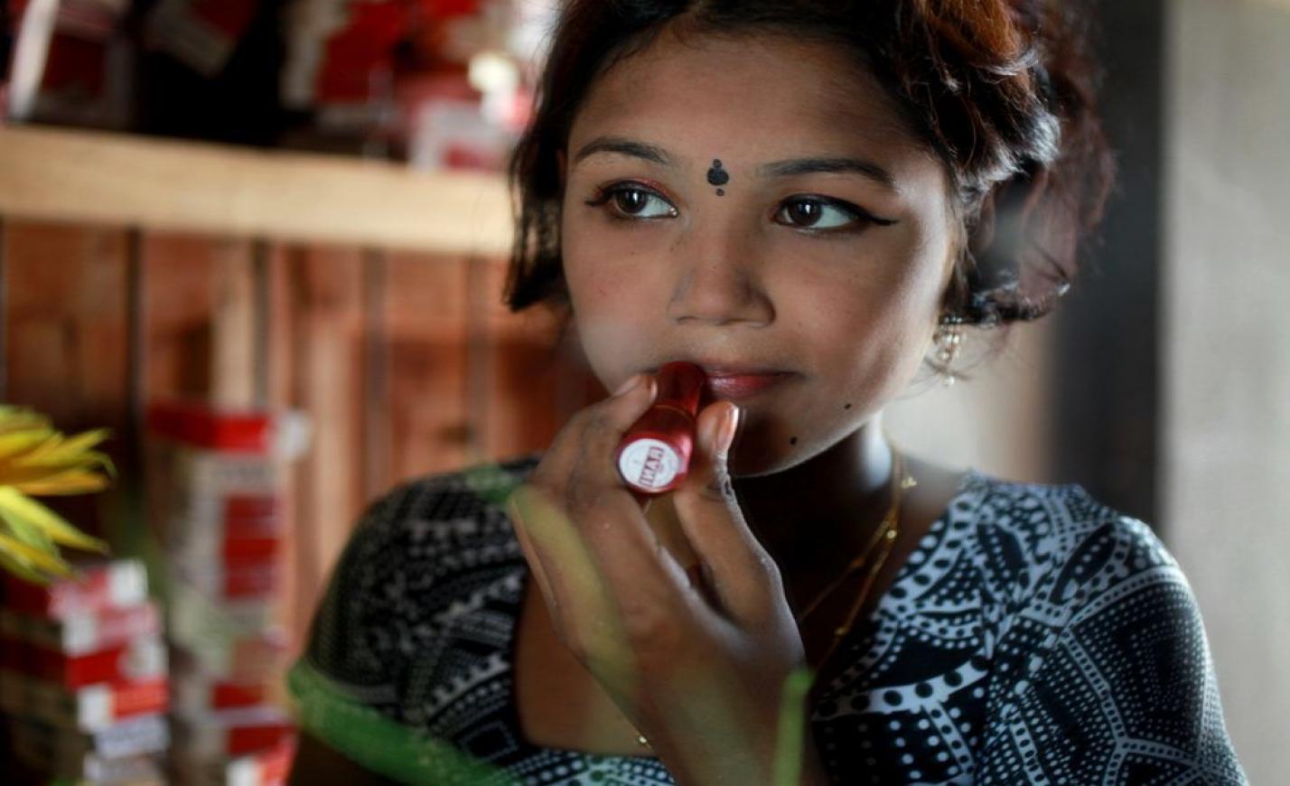 Prostituáltak tízezrei kapnak élelmiszersegélyt Bangladesben